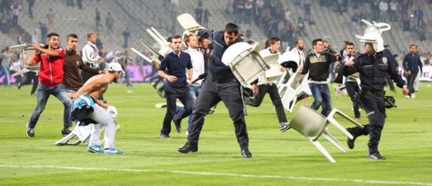 Olaylı derbiye tatil