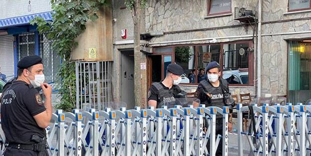 Öldürdüğü kardeşleri halıya sarıp sakladı