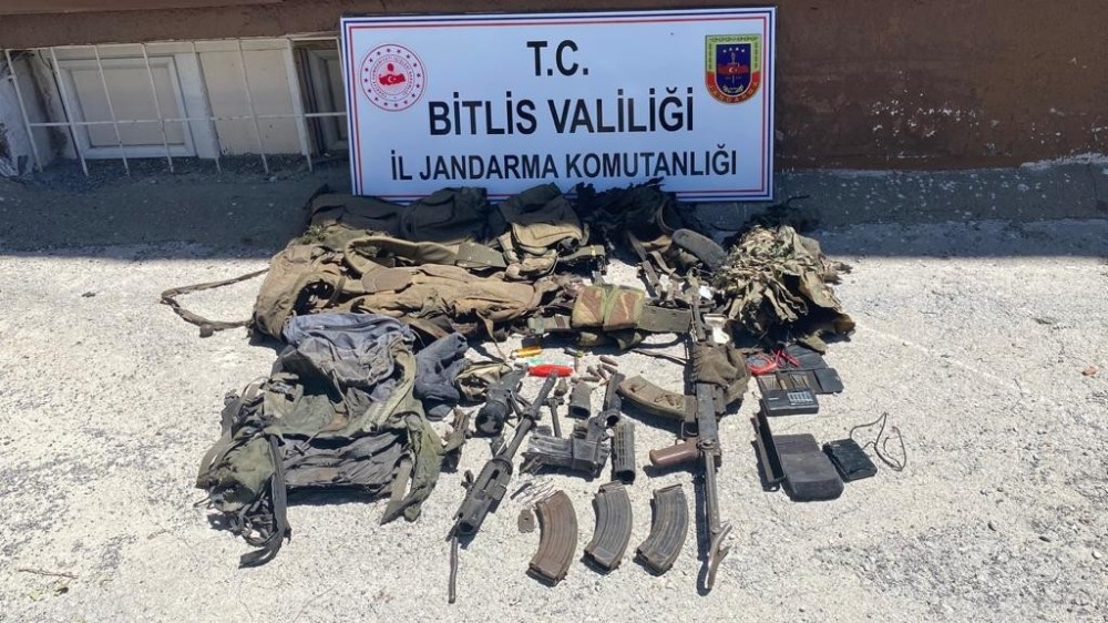 Öldürülen 3 teröristten ikisi gri listeden 