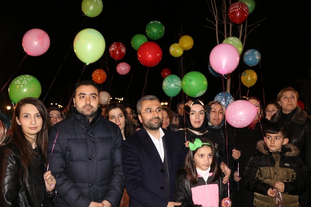 Öldürülen 474 kadının anısına ışıklı balon uçuruldu 