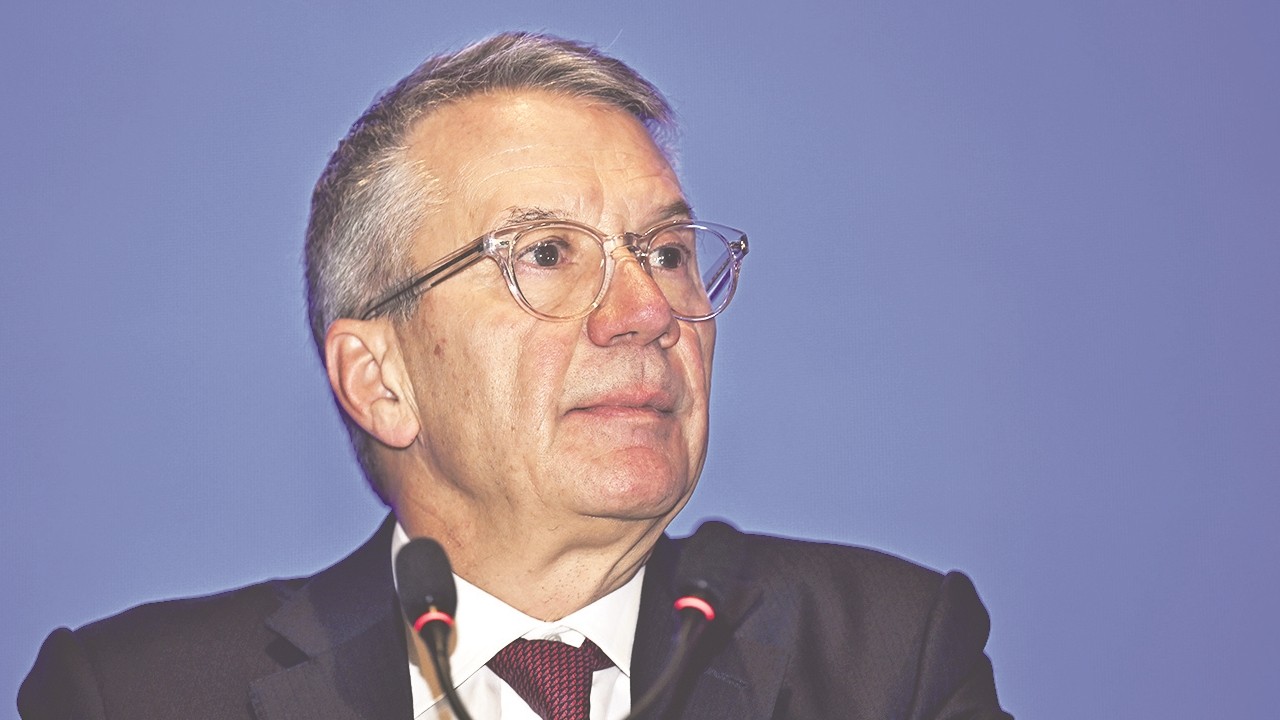 Oligarklar Ekrem’in arkasında