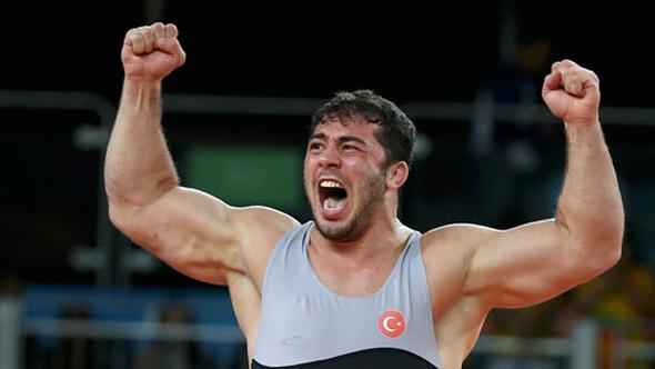 Olimpiyat madalyalı milli sporcu vuruldu