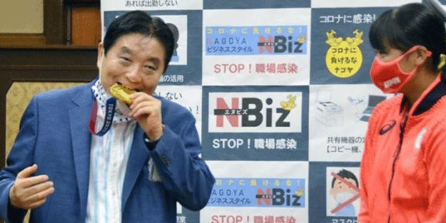 Olimpiyat madalyasını ısırarak gündem olmuştu... Koronavirüse yakalandı