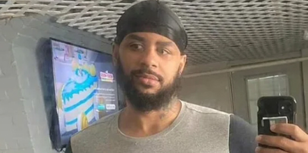 Olmaz olsun senin gibi baba! Allah seni kahretsin...