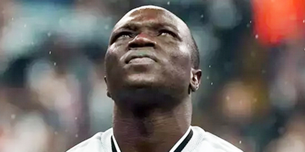 Olmaz olsun senin gibi bir futbolcu! Böylesi daha önce ne duyuldu ne görüldü! Derhal gönderin şu densizi...