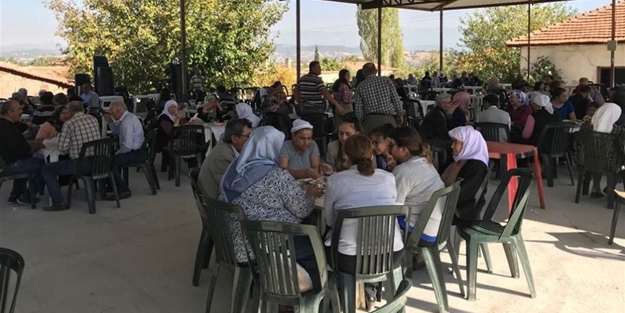 Ölmeden önce kendi mevlidini okuttu