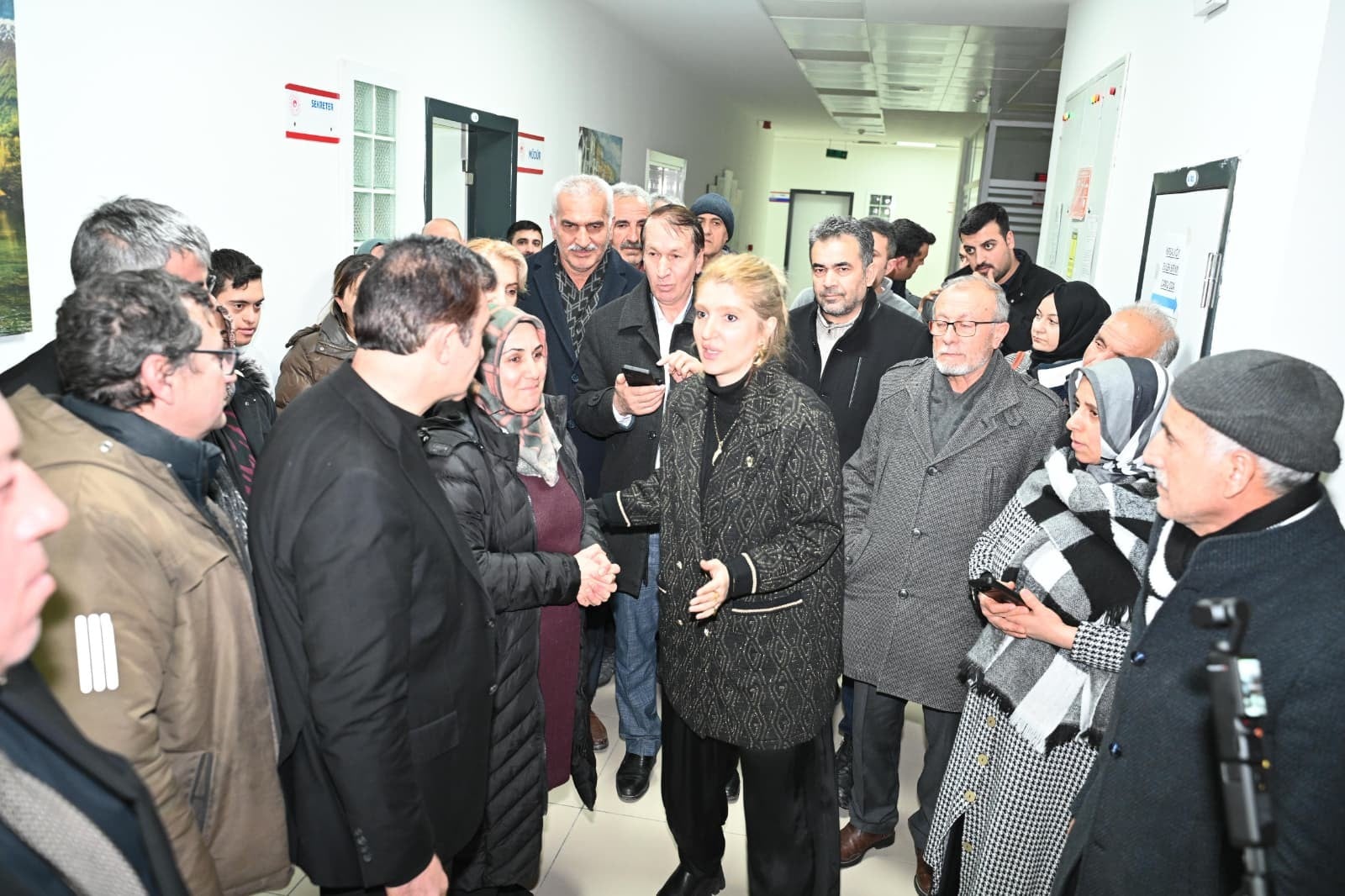 Ölmeztoprak: Mahalle mahalle talepleri ele alıyor sahada karşılığıyla takip ediyoruz