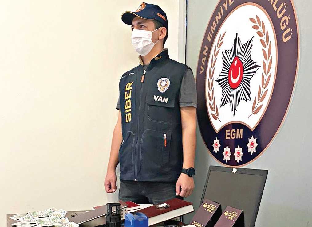 Oltalama yöntemiyle dolandıran şebeke çökertildi