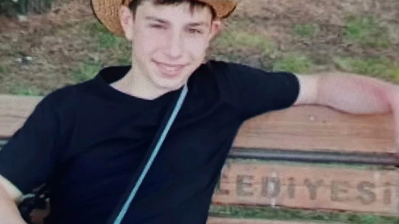 Oltası elektrik teline takılınca akıma kapılarak öldü!