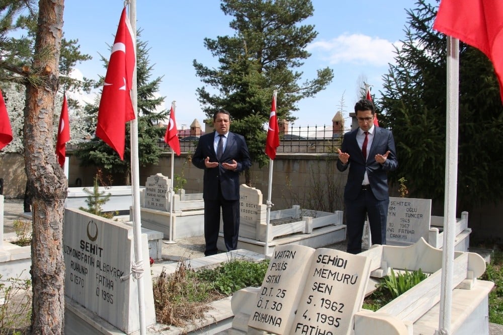 Oltu’da 10 Nisan Polis günü 5 kişi ile kutlandı 