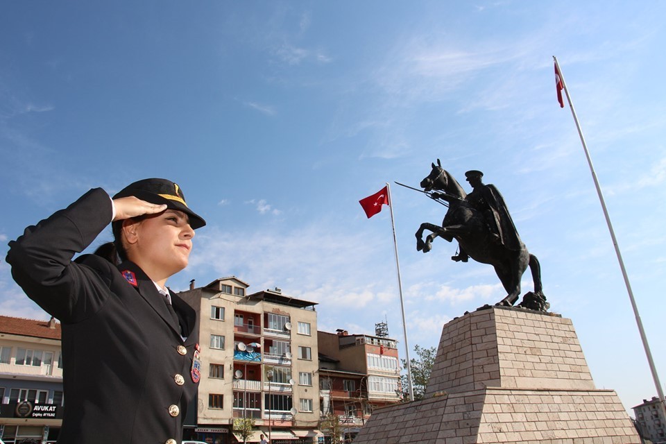 Oltu’da Zafer Bayramı coşkusu 