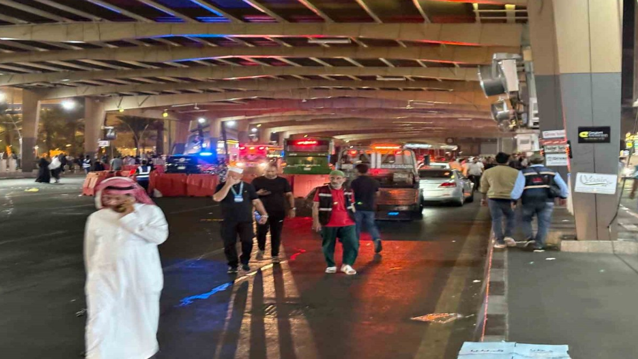 Ölü ve yaralılar var: Türk umre kafilesinden acı haber!