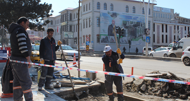 Ölüm kavşağına neşter