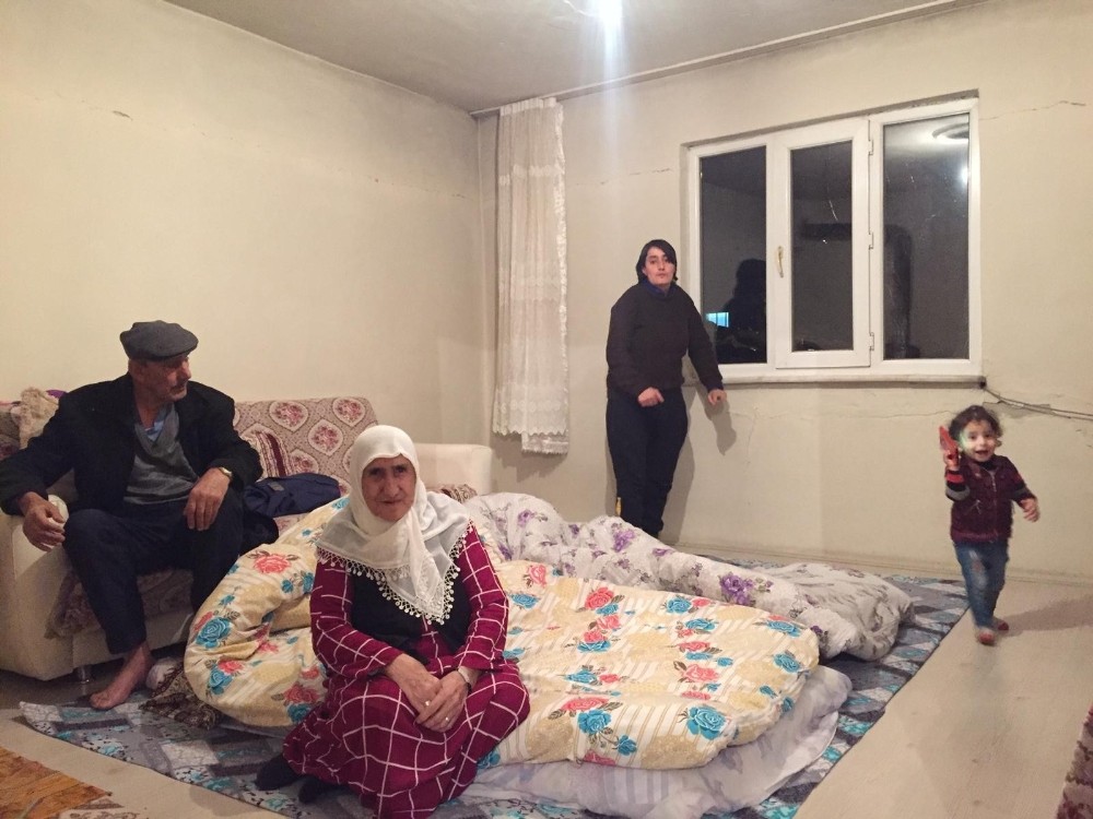 Ölüm korkusuyla yaşıyorlar 