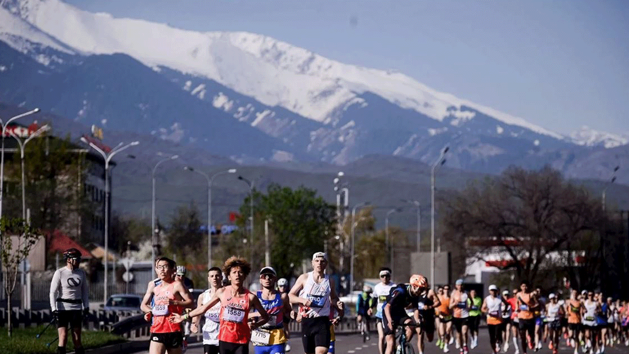 Ölüm maratonu: Koşu sırasında iki atlet hayatını kaybetti