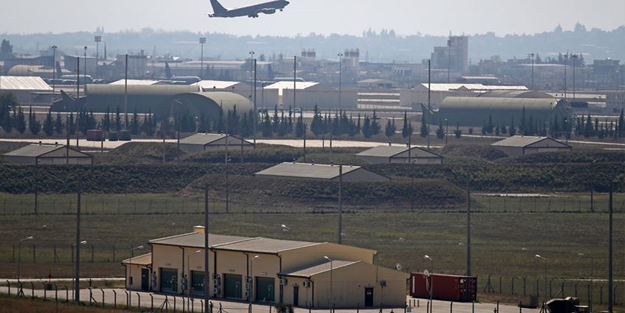 Ölüm tehditleri alan belediye başkanı askeri üste yaşamaya başladı!