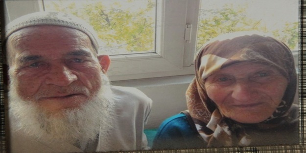 Ölüm yaşlı çifti secdede yakaladı