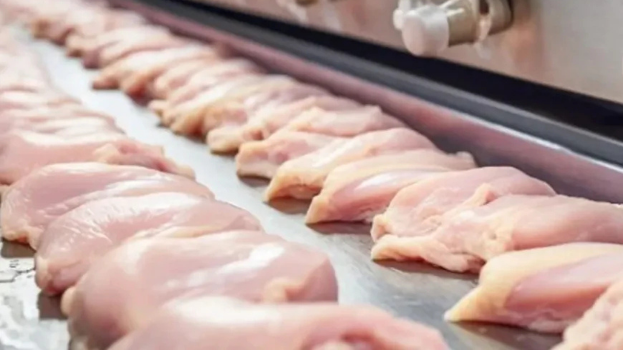 Ölümcül olabilir: Marketteki o tavuk acil koduyla geri çağrıldı!