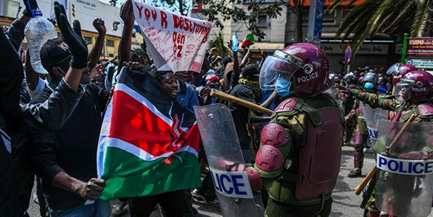 Ölümcül protesto: 39 kişi hayatını kaybetti