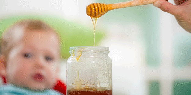 Ölümcül tehlike! Bebeklere bal yedirmek...