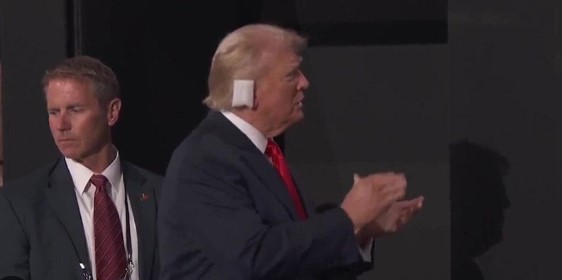 Suikastten sonra ilk: Kahraman gibi karşılandı!