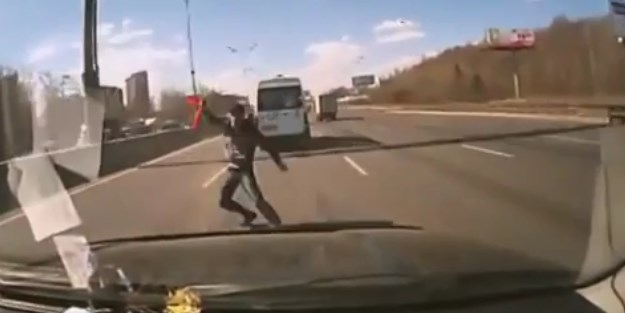 Ölümle burun buruna geldi / VİDEO