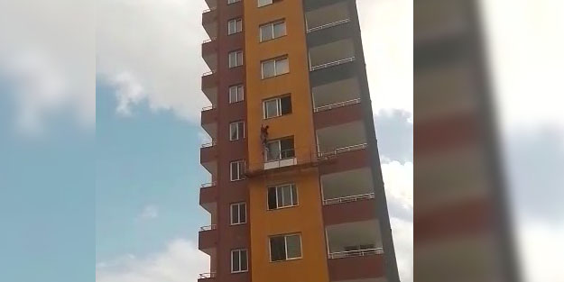 Ölümle burun buruna o anlar! Güvenlik kemeri işçiyi askıda tutarak böyle kurtardı