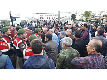 Ölümlü kaza sonrası vatandaşlar yol kapattı
