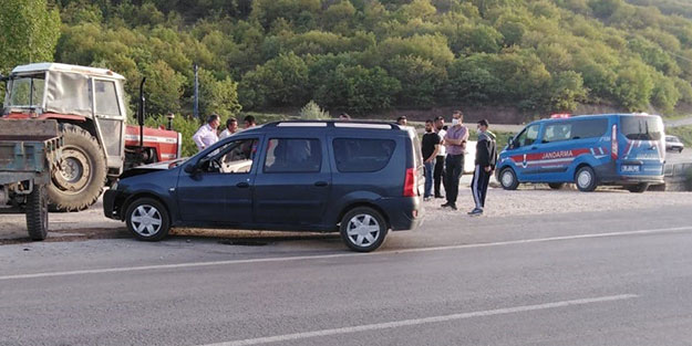 Ölümlü ve yaralanmalı feci kaza! Otomobille traktör çarpıştı