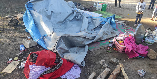 Ölümün eşiğinden döndüler! 2 yaşındaki çocuk arabayı çalıştırıp çadıra daldı