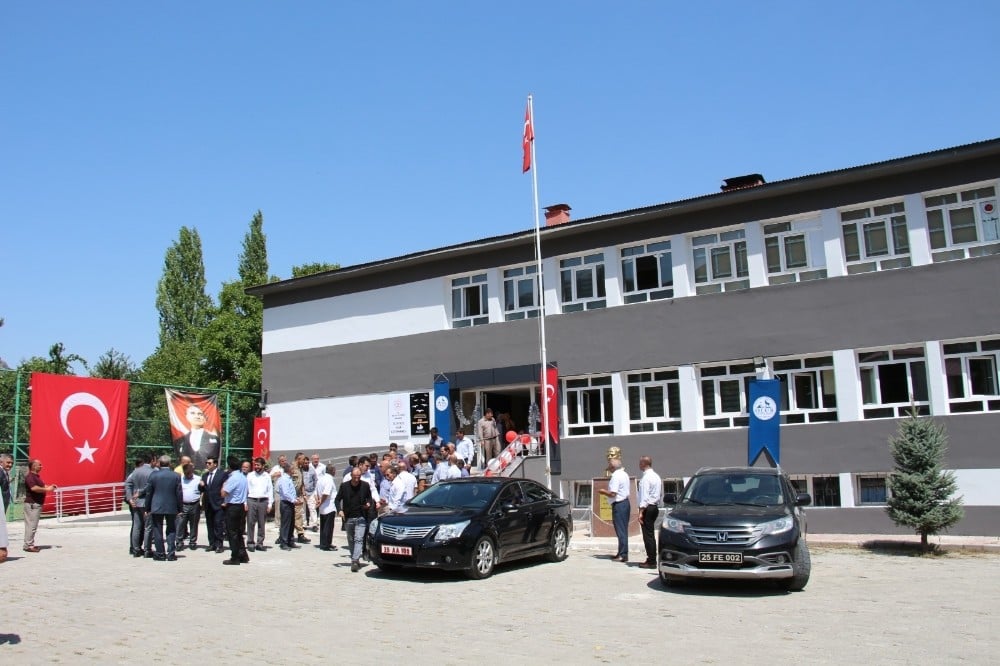 Olur’da 700 bin liralık semt kütüphanesi açıldı 