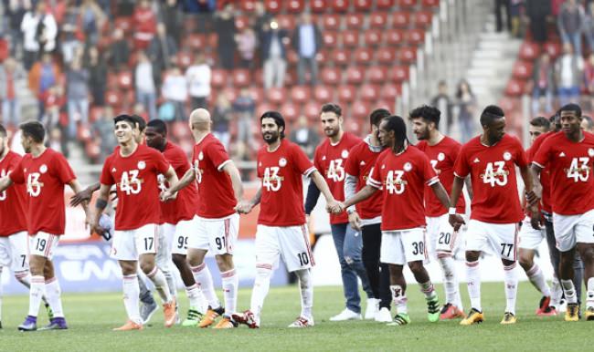 Olympiakos, bitime 6 hafta kala şampiyon