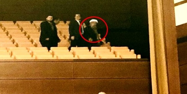 Ömer Çelik'ten şehit babasına saygısızlığa tokat gibi cevap!