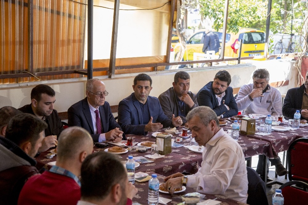 Ömer Günel, esnaf buluşmalarına servisçilerle devam etti 