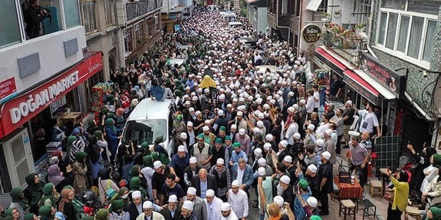 Ömer Tuğrul İnançer tevhidlerle uğurlandı!