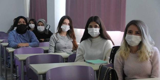 Omicron panikletti, peş peşe haberler geldi! Üniversitelerden online eğitim kararları