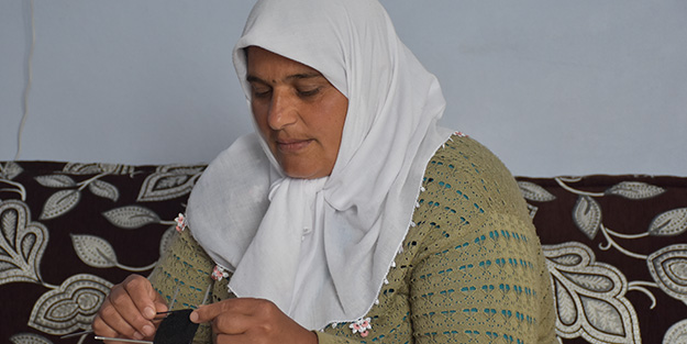 Ömrünü evlatlarına adadı! 8 çocuğuna hem annelik, hem babalık yapıyor