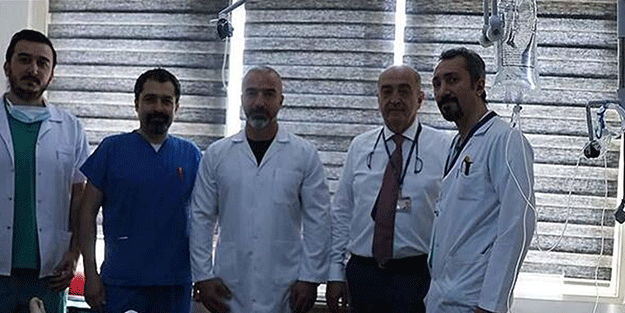 14 doktorun katıldığı 10 saatlik ameliyat başarıya ulaştı