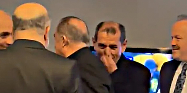 Omuz Omuza'da gergin anlar! 'Bu kadar da olmaz' dedirtti...