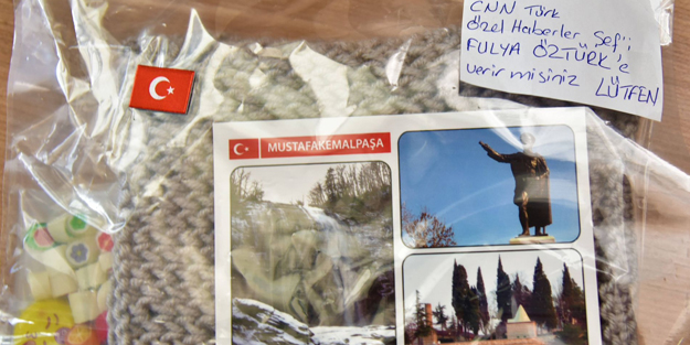 On binlerce Müslümandan gelen paketlerden çıkan notlar yürek ısıttı! Göz yaşartan ayrıntı