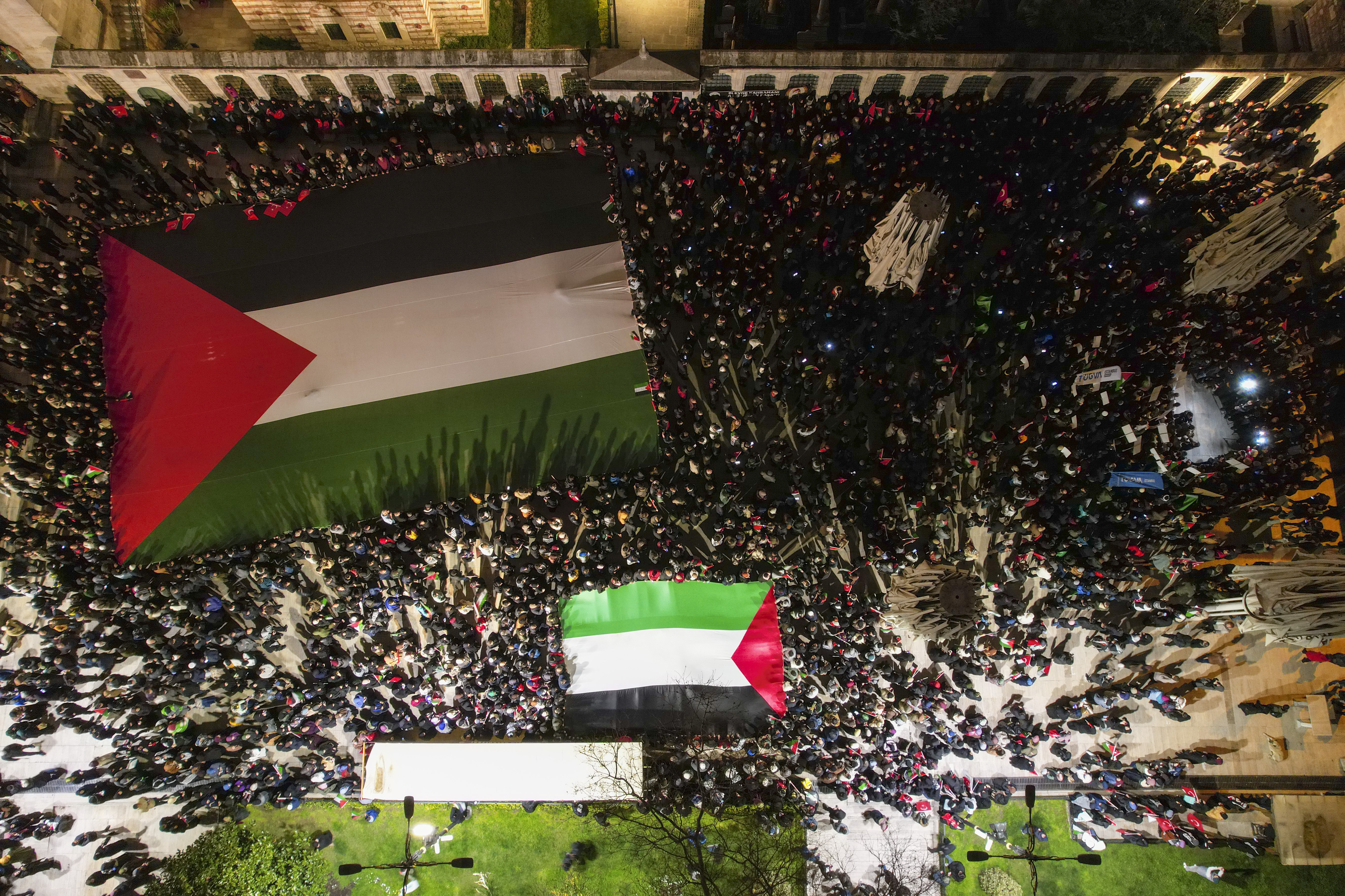 On binlerden Filistin’e destek mesajı