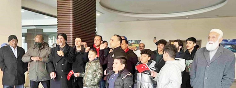 "On yıldır geçici yönetim adı altında bu siteyi bir grup yönetiyor" Site sakinleri geçici yönetimden kurtulmak istiyor… Site aidatlarına yüksek zamlar isyan ettirdi