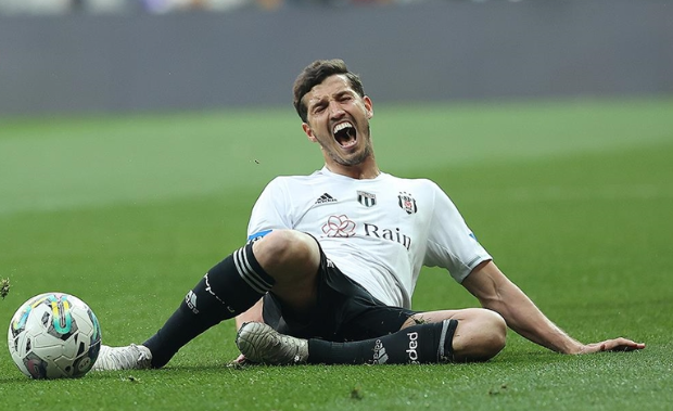 Onana’nın maaşını duyan Salih Beşiktaş’a rest çekti