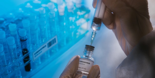 Onaylandı! Koronavirüs aşısını ilk onlar kullanacak