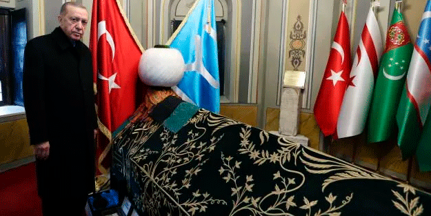 Önce Alpleri selamladı sonra da orayı ziyarete gitti