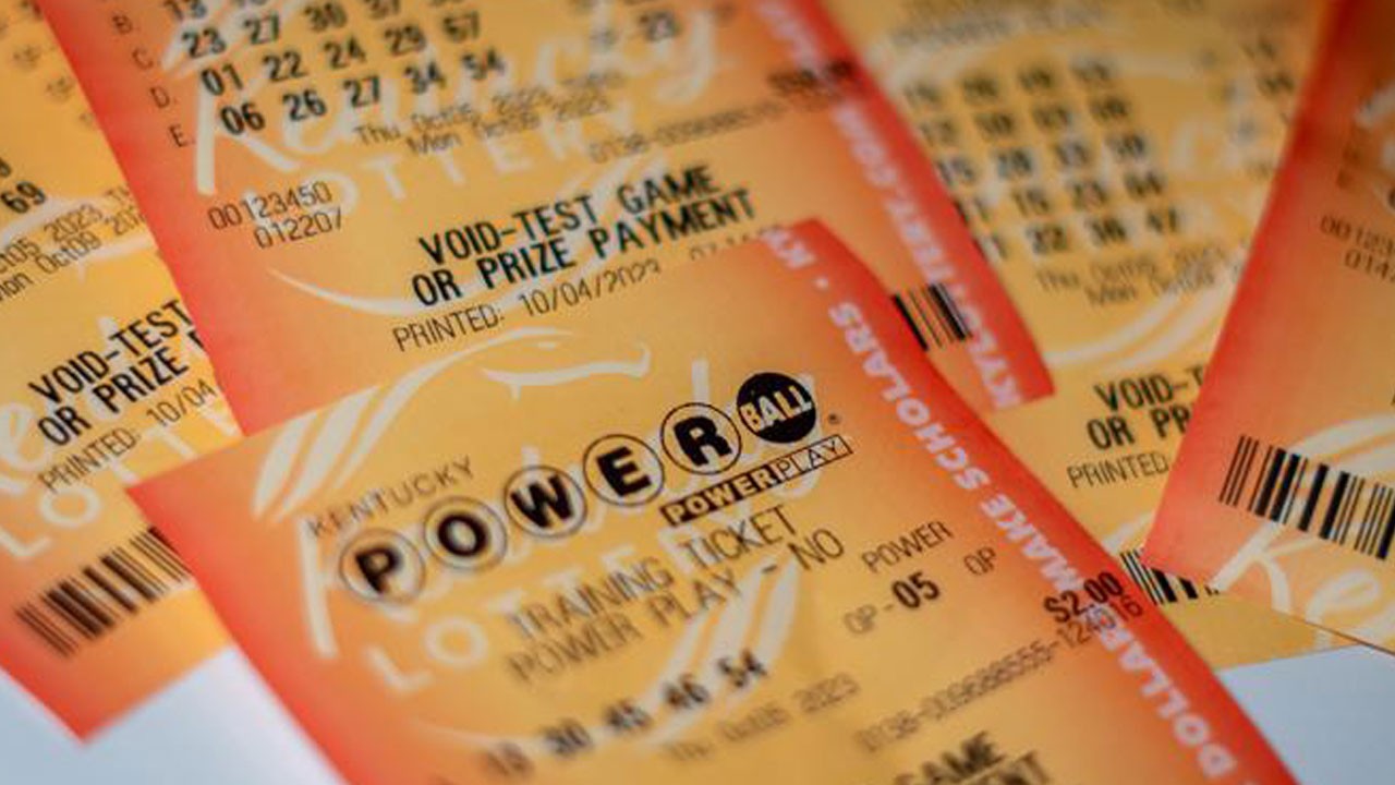 Önce çöpe attı sonra vazgeçti! 80 bin doların sahibi oldu