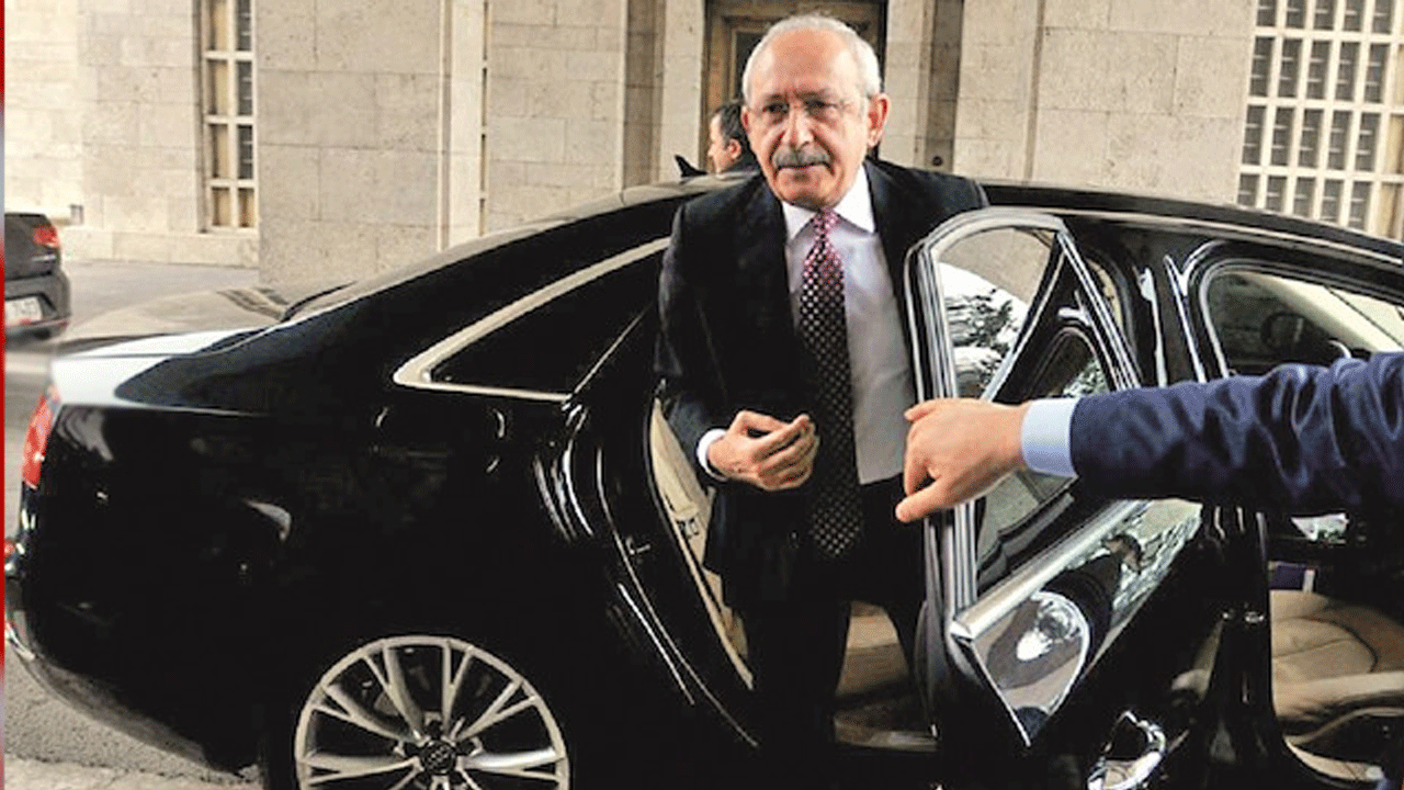 Önce koltuğunu, şimdi de makam aracını altından aldılar! CHP demek vefasızlık demek.. CHP demek ihanet demek..