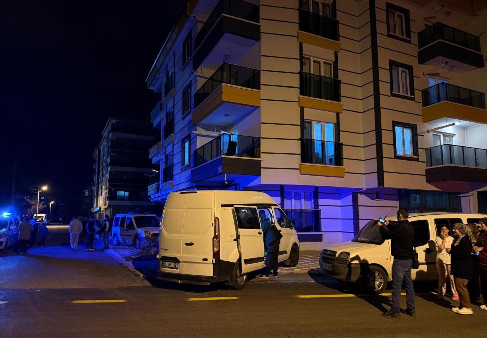 Önce komşusunu vurdu sonra intihar etti