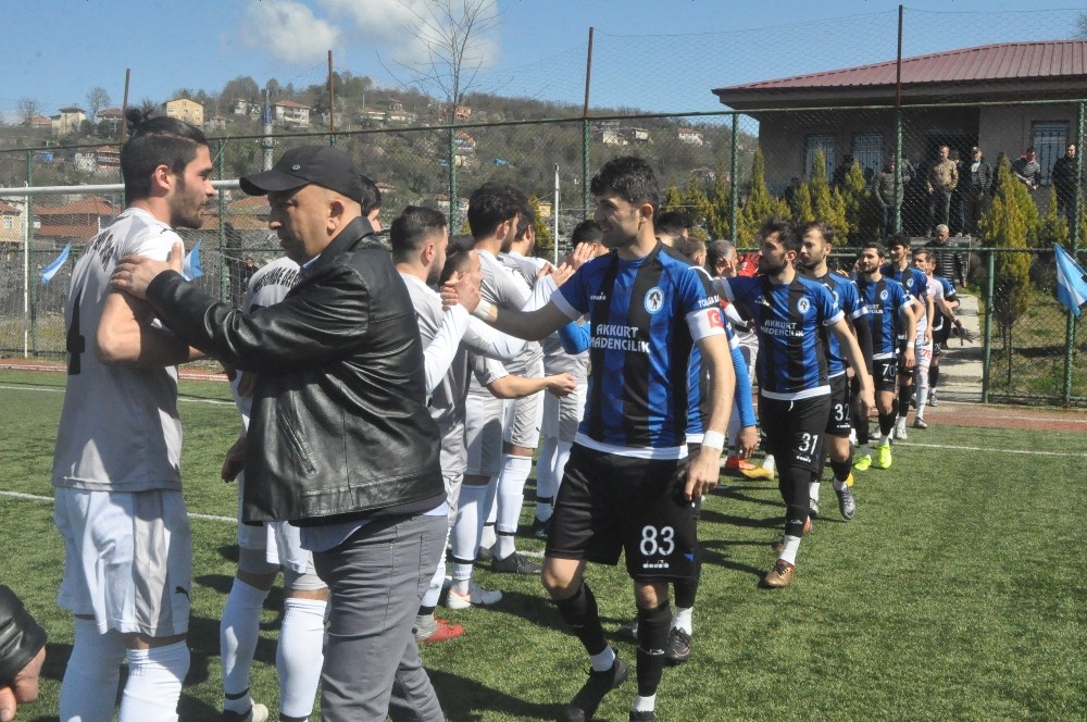 Önce tebrik ettiler sonra alkışladılar 