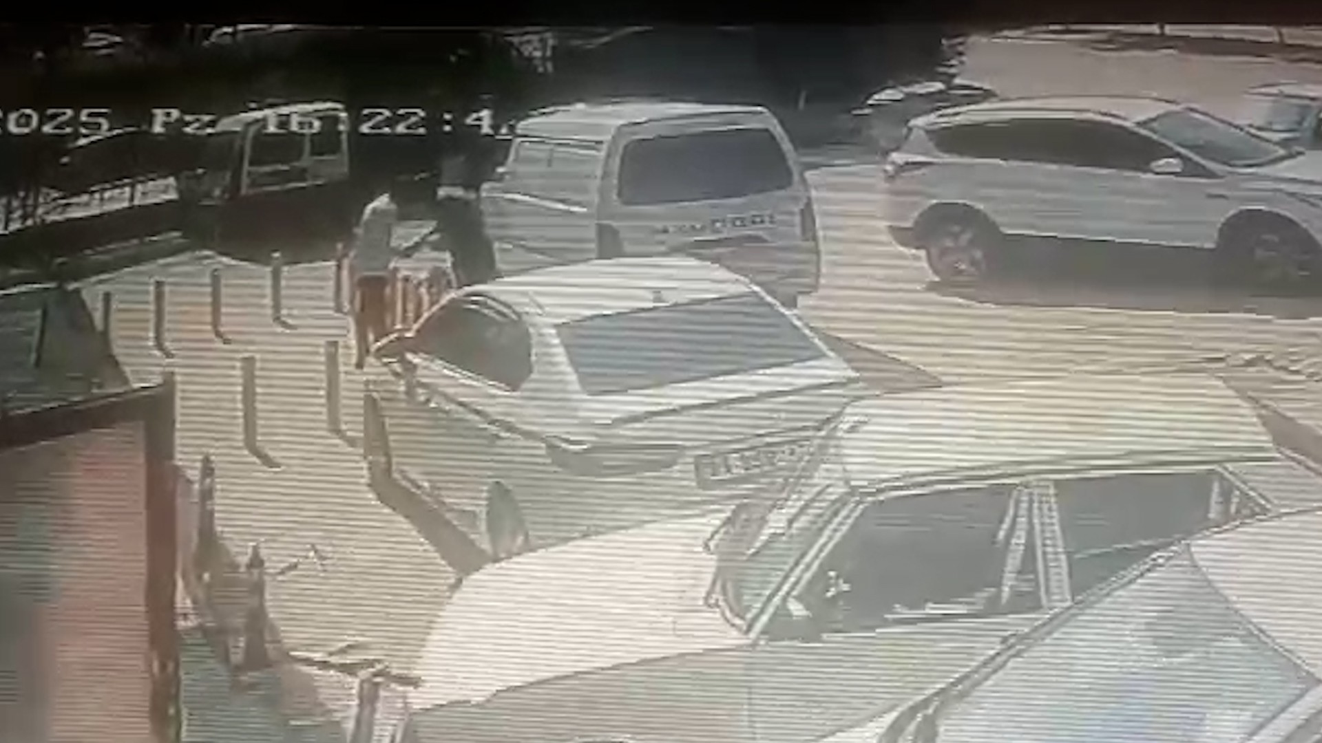 Önce tokalaştı, sonra silahı çekip vurdu; o anlar kamerada